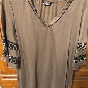 BloomChic Taupe V-Neck Tunic with Leopard Sleeve Bands